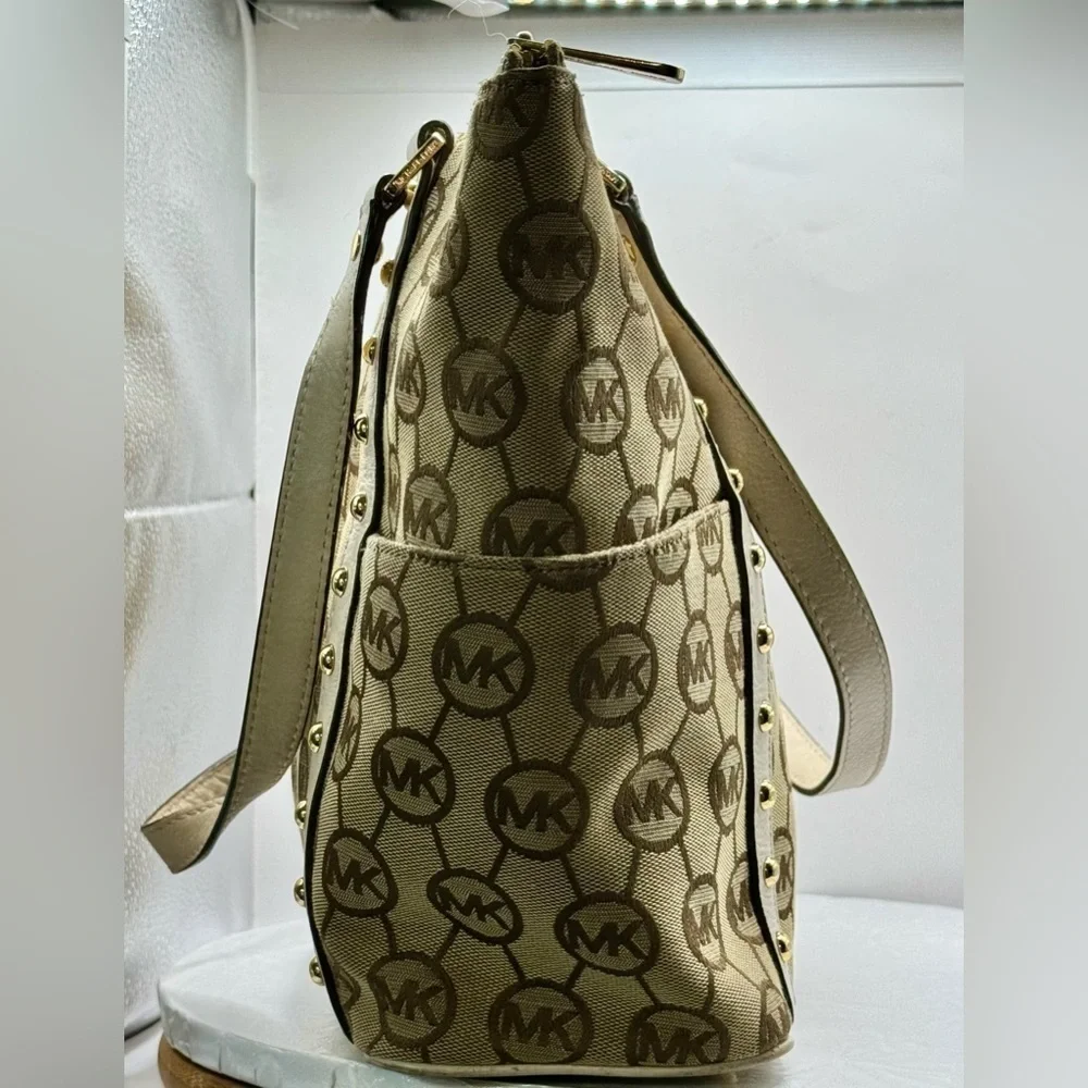 Michael Kors Canvas Jet Set Tote with Circular‎ Logo White Studded Leather Trim - Picture 4 of 8